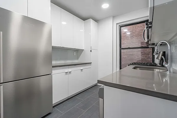 Rented by Metropolitan Equities | media 13