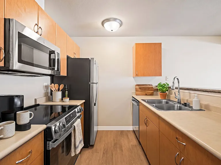 Counterbalance Apartments — Photo 12