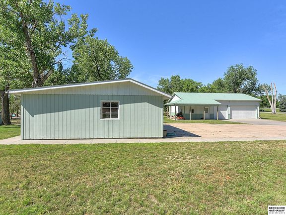 4th image of 2079 Sunset Dr