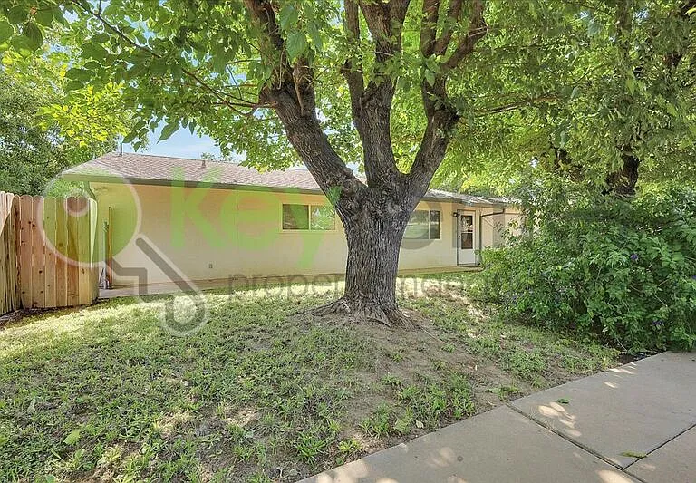 7603 Linden Ave — Photo 2