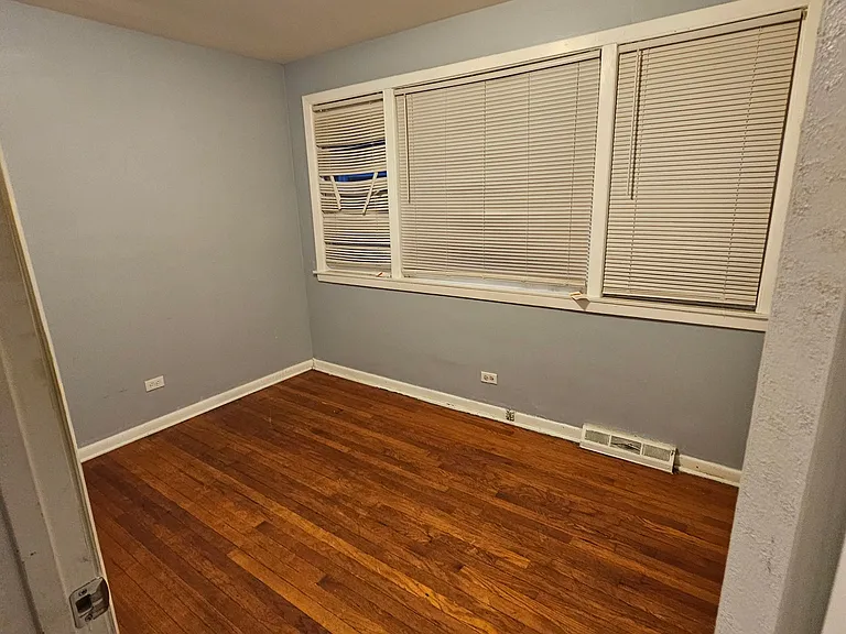 7814 S Essex Ave #1 — Photo 9