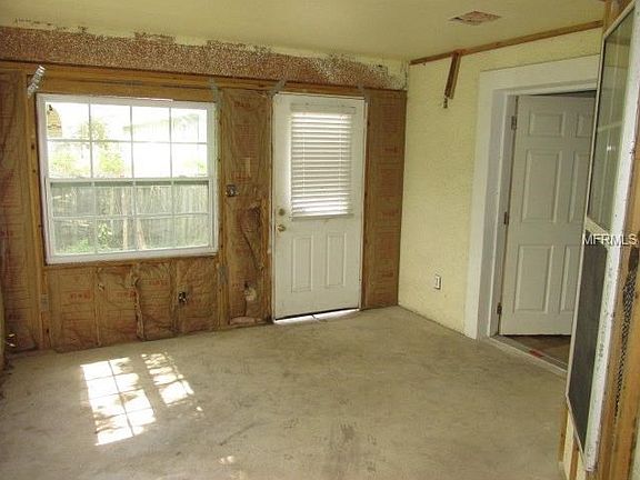 5th image of 4748 Lark Dr