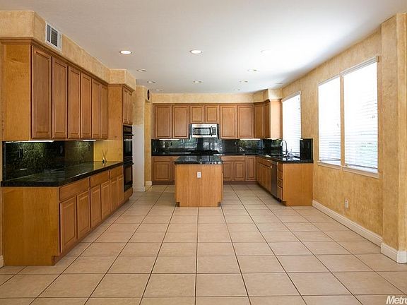2nd image of 1465 Kilrenny Ct