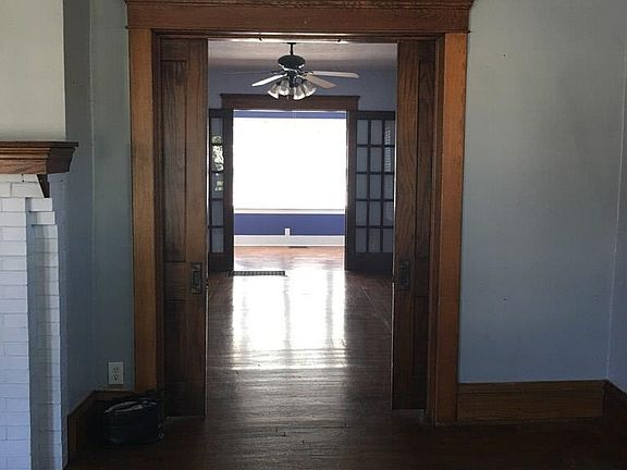 4th image of 707 E Center St