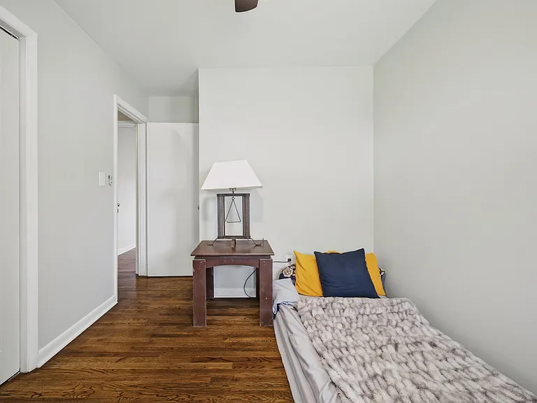 220 Manchester Dr — Photo 18