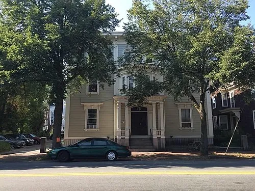 392 Essex St #A Photo 1