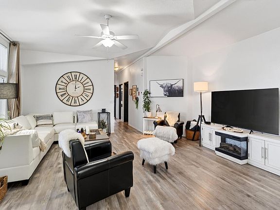 4th image of 146 Stratford Way