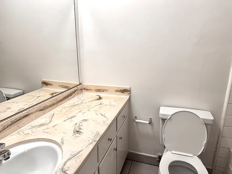 203 Montana Ave #101 — Photo 7