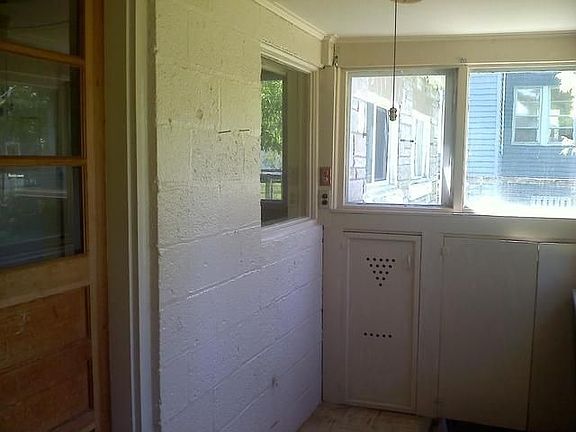 4th image of 15 Russell Ave