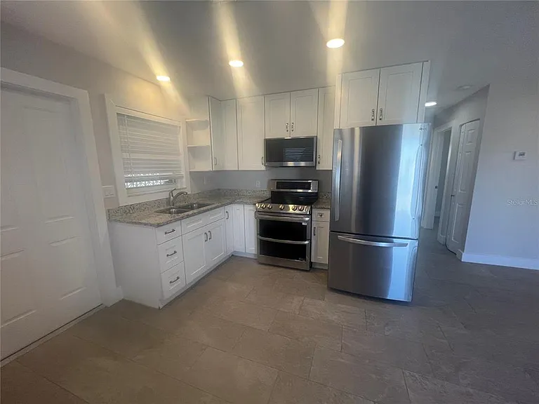 322 Lasayette Dr NE — Photo 7