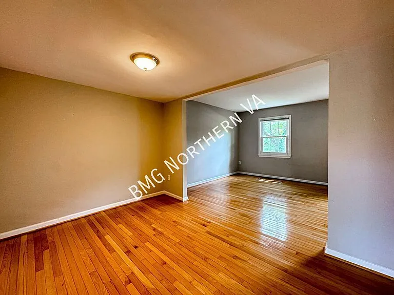 566 Windover Ave NW — Photo 7