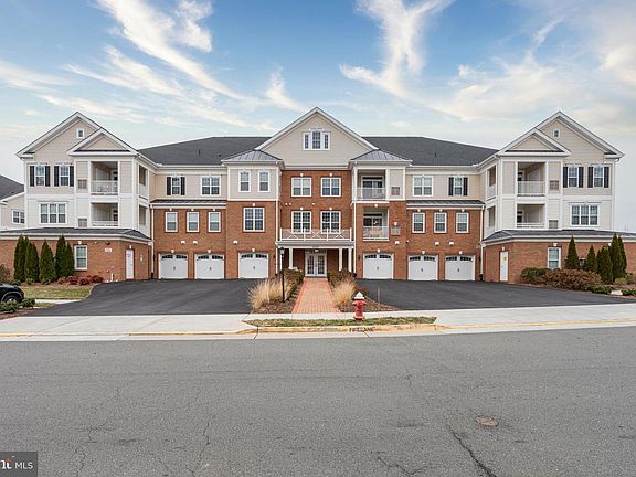 2nd image of 20981 Rocky Knoll Sq APT 301