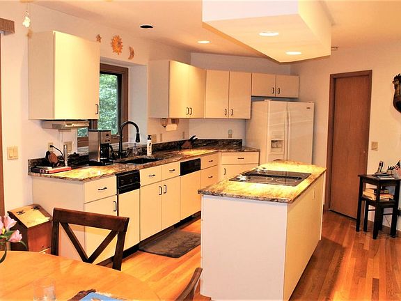 5th image of 6293 Crittenden Dr
