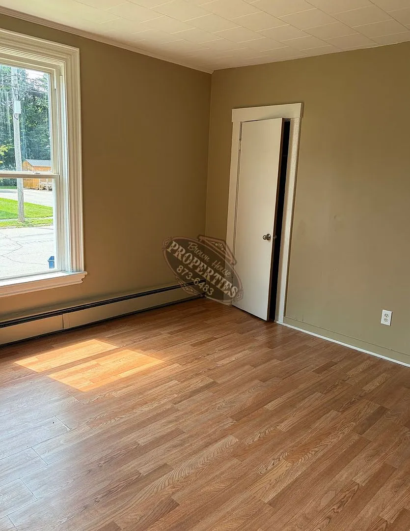 27 High — Photo 2