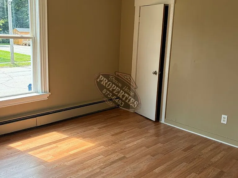 27 High St — Photo 2