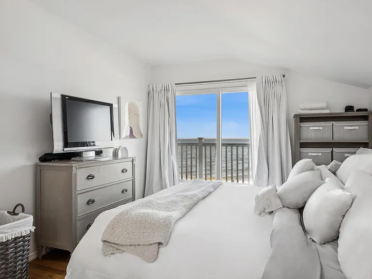 21 Shore Dr — Photo 11
