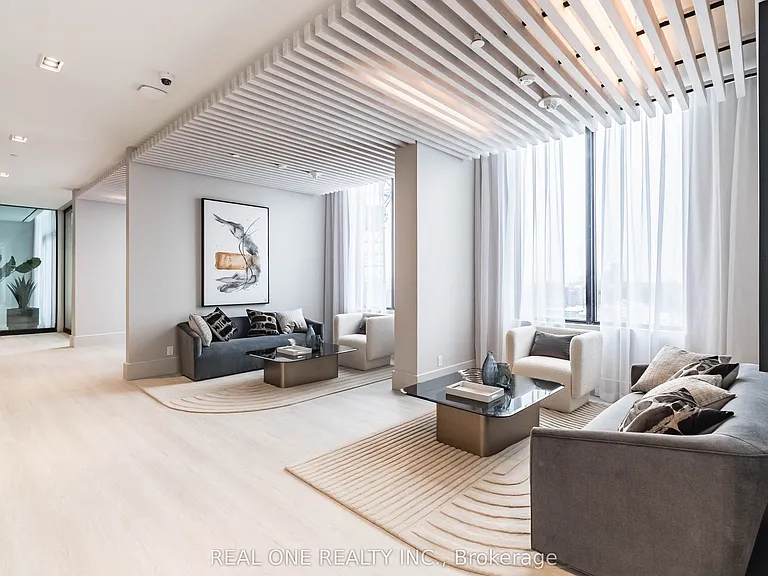 2020 Bathurst St #722 — Photo 32