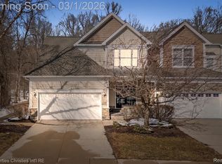 24910 Reeds Pointe Dr, Novi, MI 48374