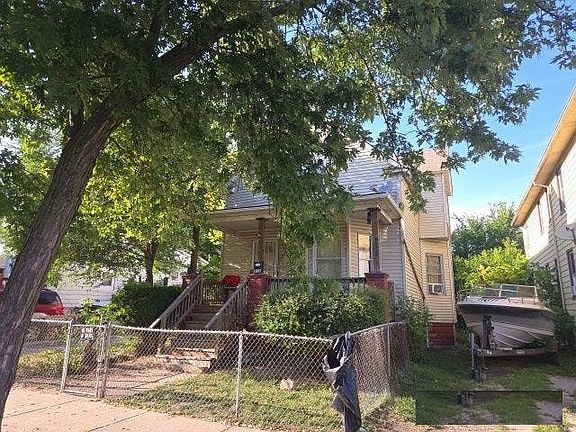 3rd image of 316 W 107th St