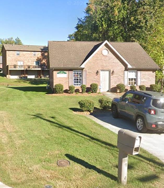 1st image of 1337 Maddux Ave