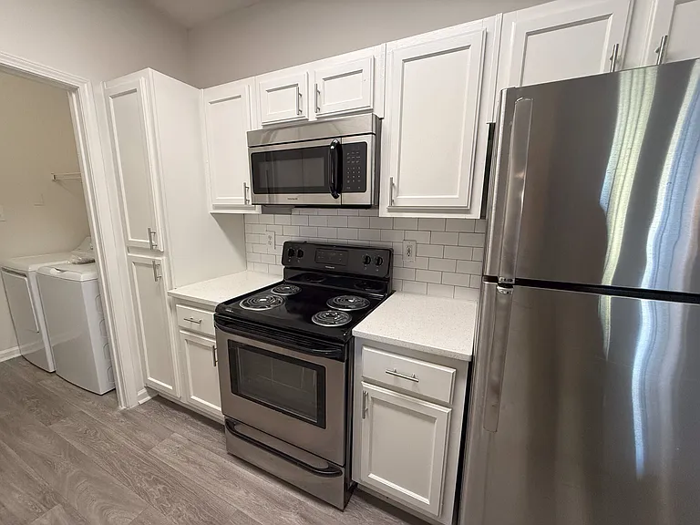 Magnolia Commons Vacant Apartment with Renovated Finishes from 2021