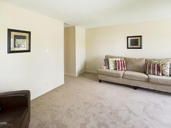4th image of 207A Greenlawn St