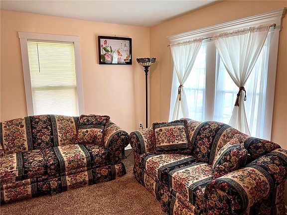 5th image of 1013 Brown St