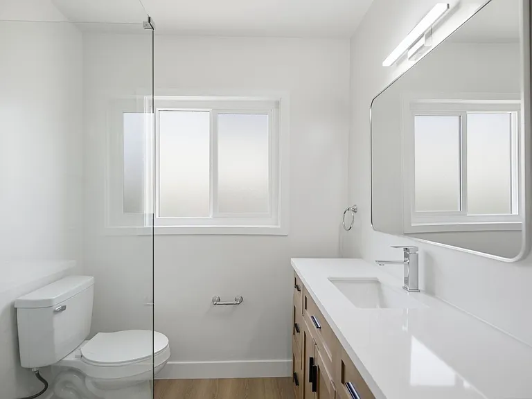 4321 Saugus Ave — Photo 14