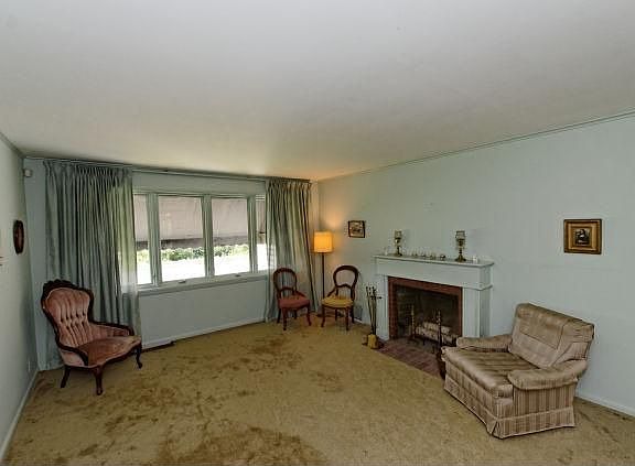 2nd image of 8 Grandview Ave