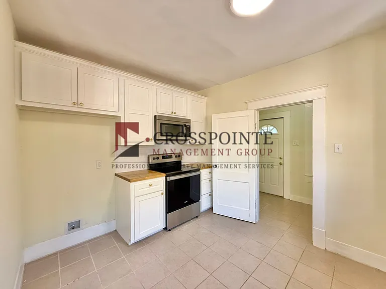 431 S College Ave — Photo 9