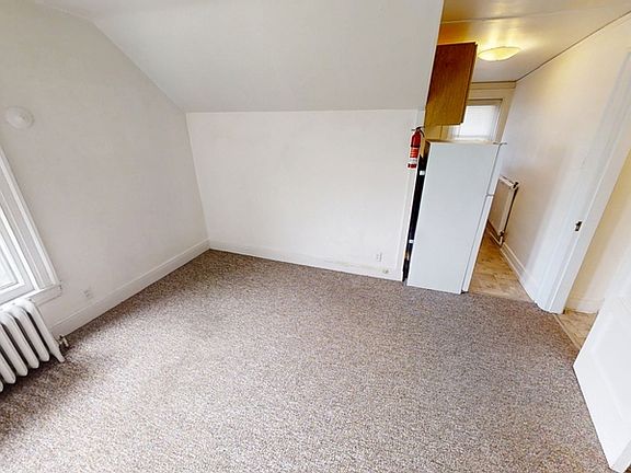 3rd image of 105 N Adams St APT 5