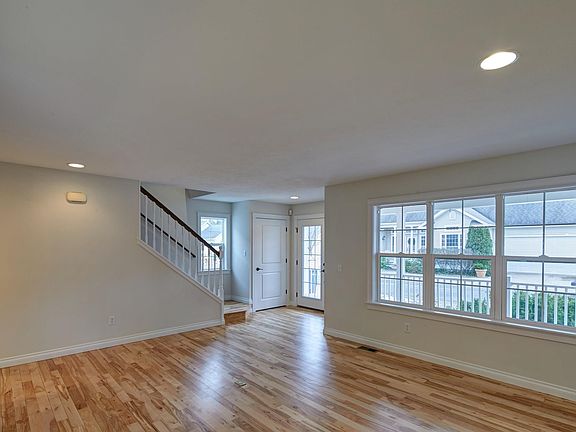 5th image of 535 Belanger Ln