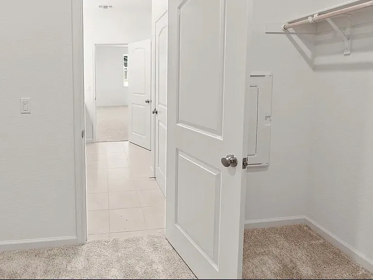2061 Daisy Dr — Photo 5