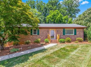 2150 Larkwood Dr, Pfafftown, NC 27040