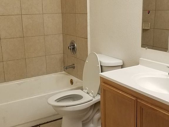 5th image of 1213 Roselawn Ave APT C
