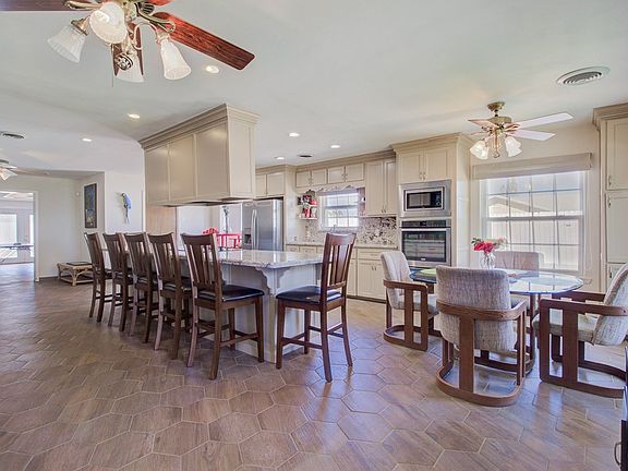 5th image of 1813 N Shore Dr