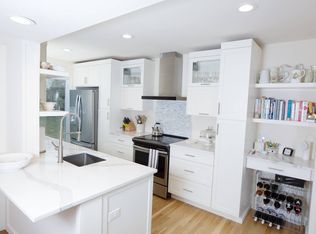 672 Daniels Ln, Sag Harbor, NY 11963