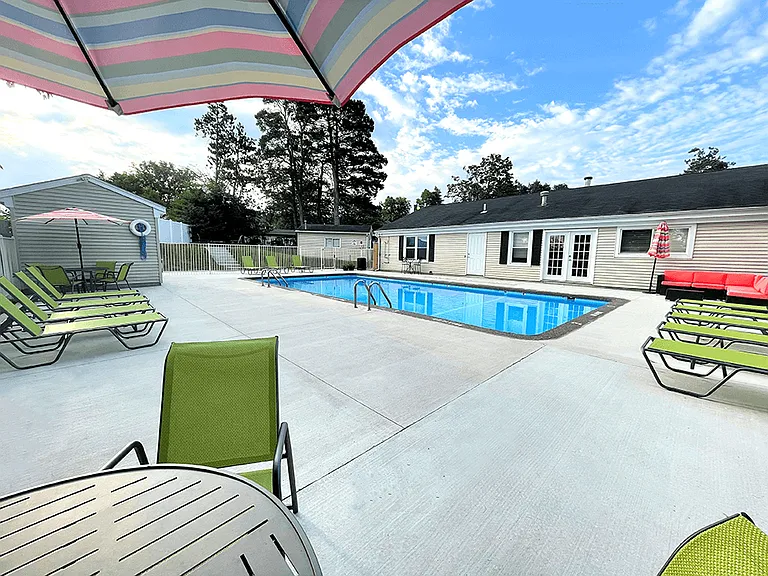 Expansive Sundeck and Poolside Furniture