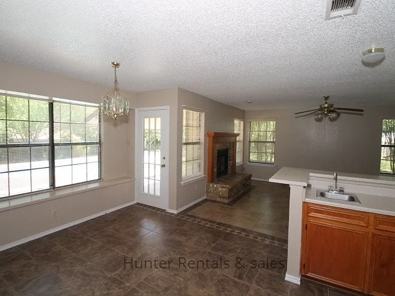 300 Sioux Cir — Photo 11