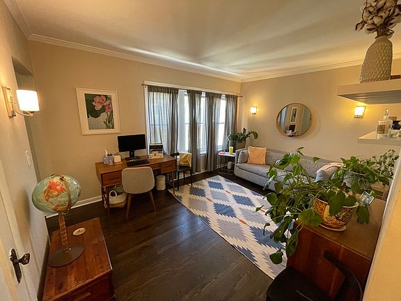 2nd image of 1456 W Winnemac Ave #1W