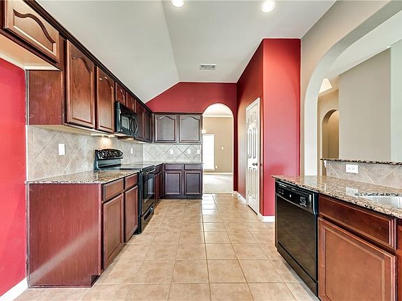 5th image of 2805 Silver Sage Dr