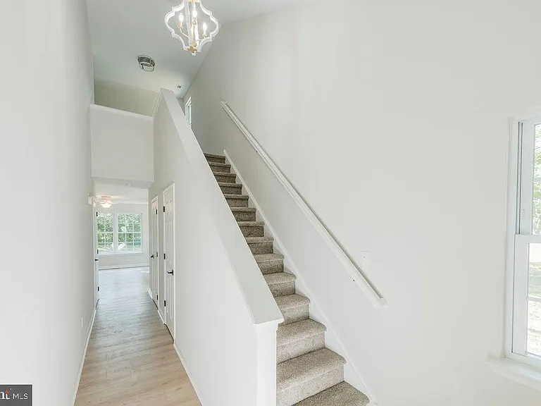 15 Academy St S — Photo 18