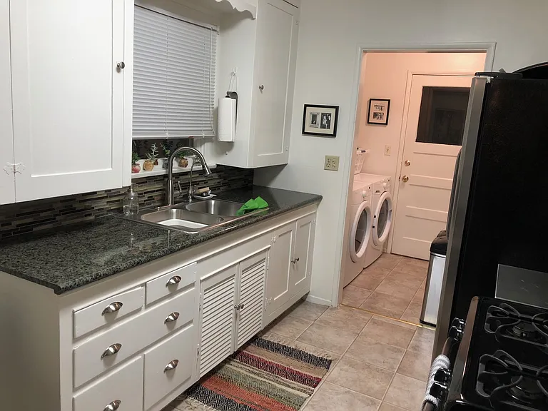 1172 Alameda Ave — Photo 9
