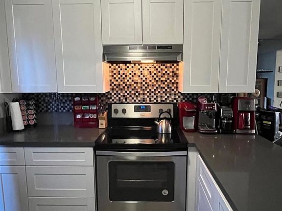 2nd image of 117 E Fairview Blvd APT 4