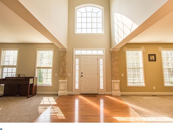 4th image of 606 Fairville Way