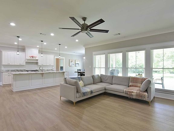 5th image of 135 Quail Valley Dr
