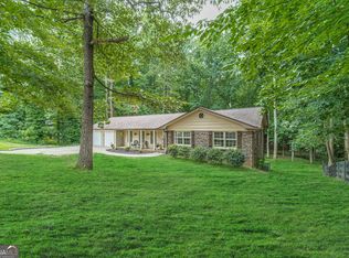 2446 Thrasher Rd, Buford, GA 30519