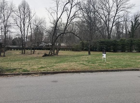 1st image of 1805 Sherwood Dr