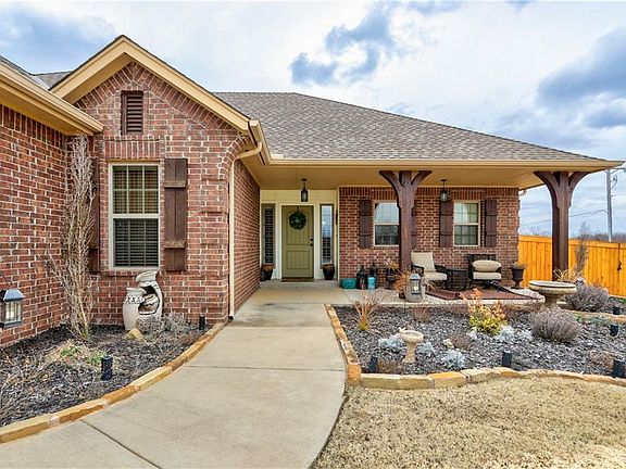3rd image of 20987 Fall Creek Dr