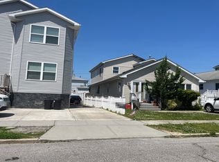 48 Kildare Rd, Island Park, NY 11558